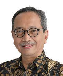 Dr. Wicaksono Sarosa